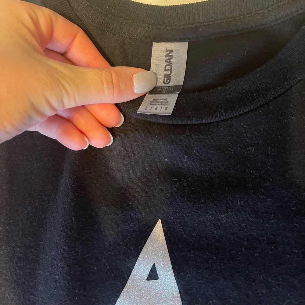 Graphic tee - Picture 2 of 6